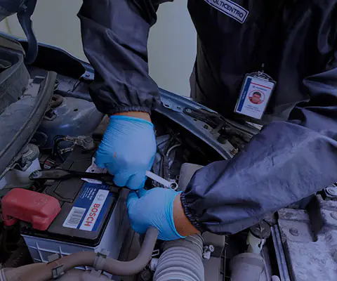 Ajustando batería al vehículo